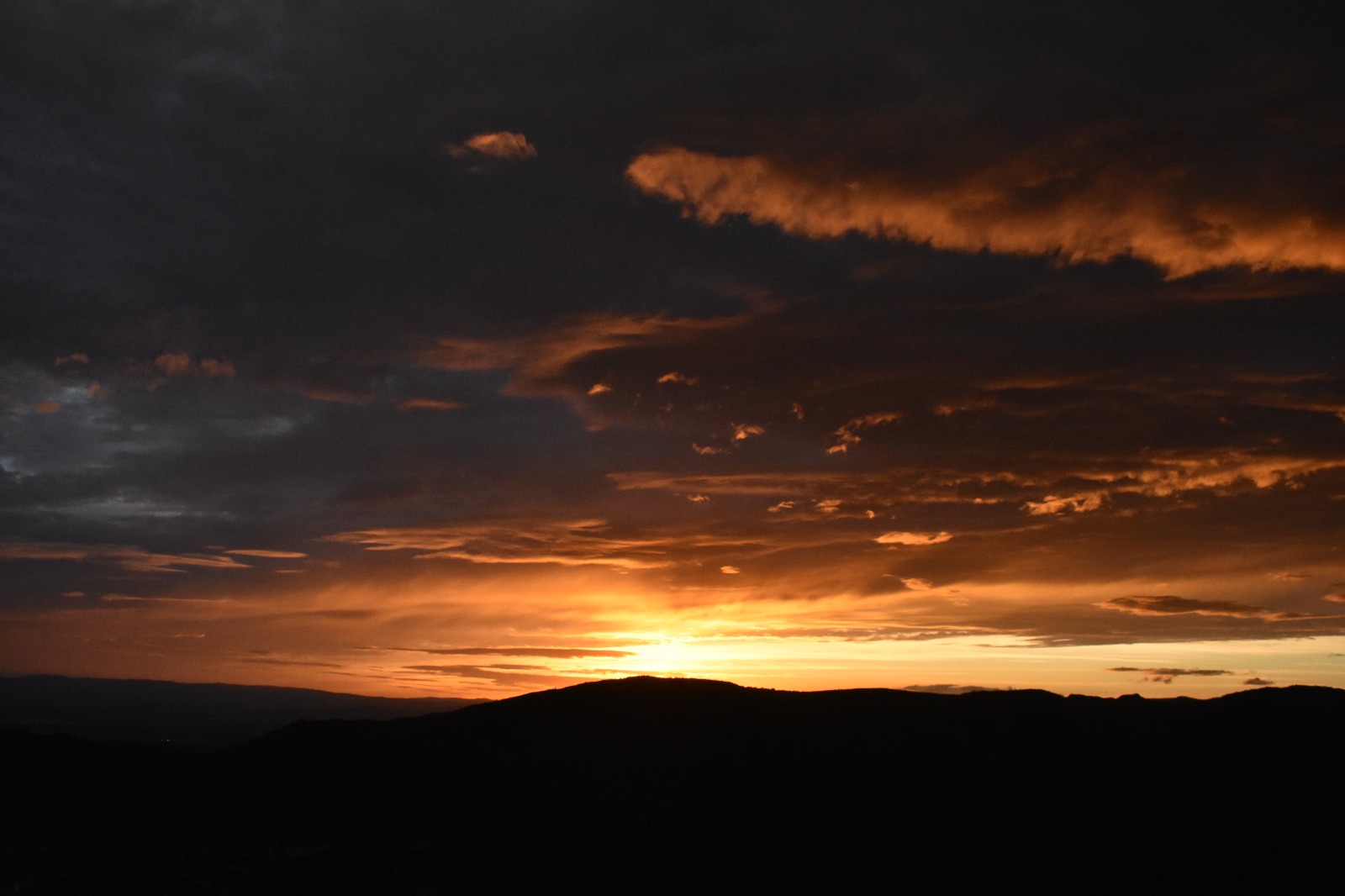 Lee más sobre el artículo Una puesta de sol gana el 8 concurso de fotografía