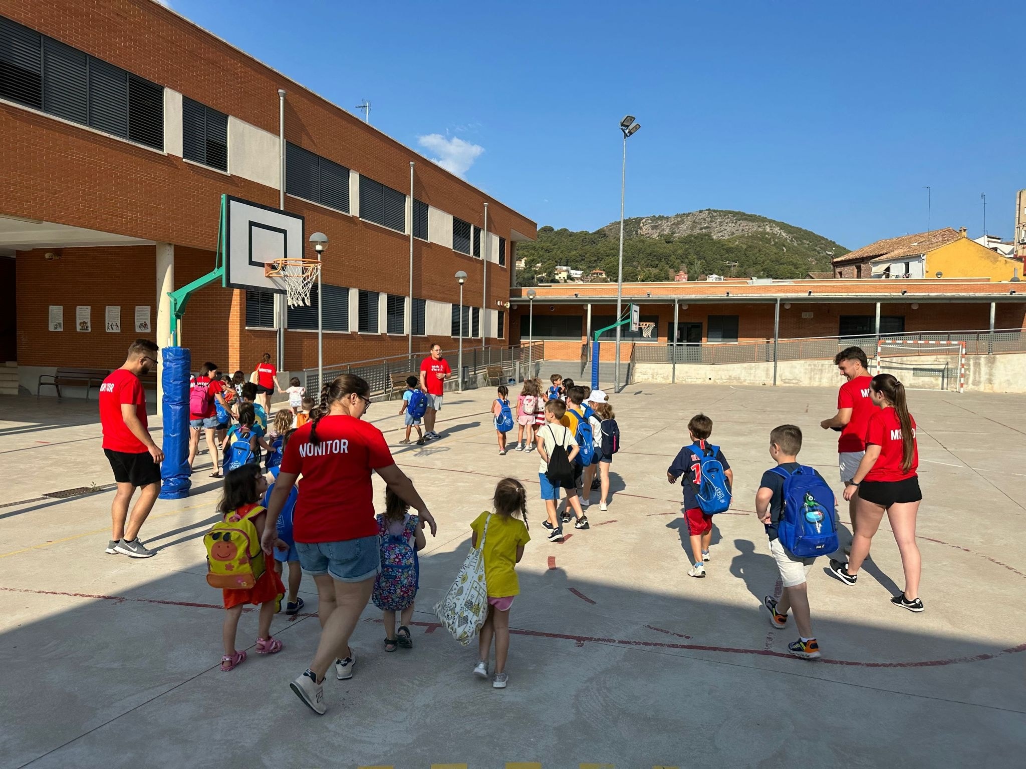 Lee más sobre el artículo Más de 225 niñas y niños participan en las escuelas de verano